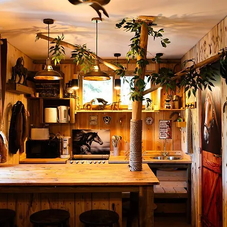Guest house Les De Paulette A Theme Le Ranch